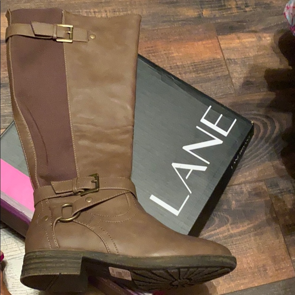Wide calf boot